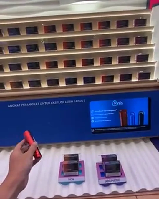 IQOS · ZYN · VEEV: Lift & Learn retail display